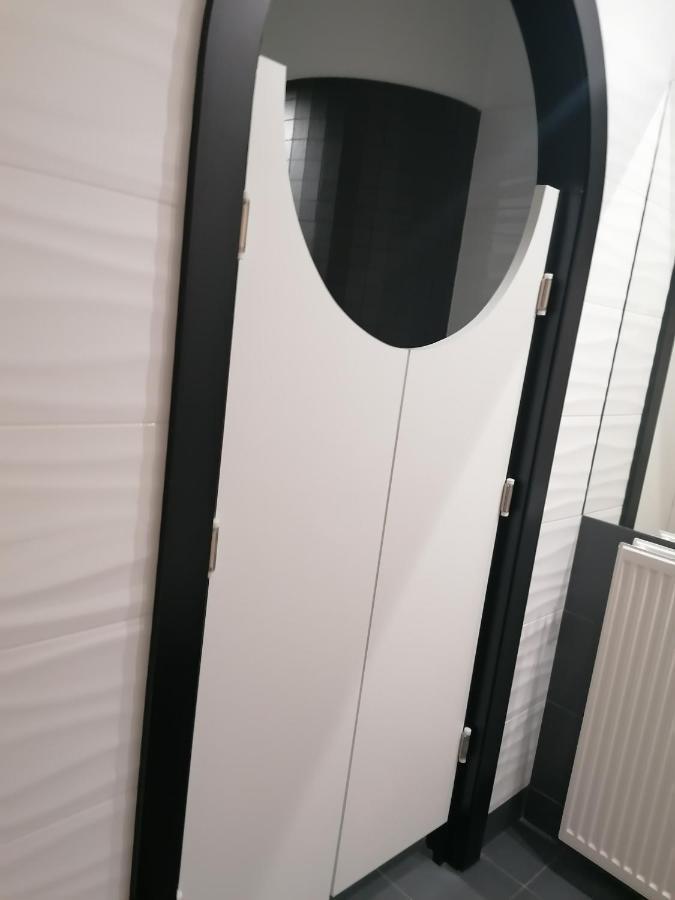 Hanza Tower Apartment-basen *