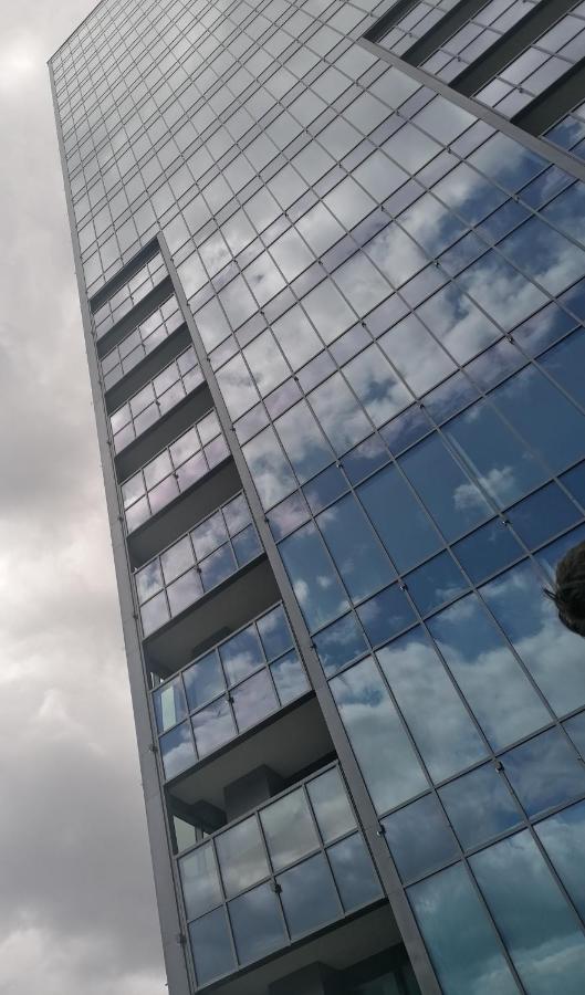 Hanza Tower Apartment-basen