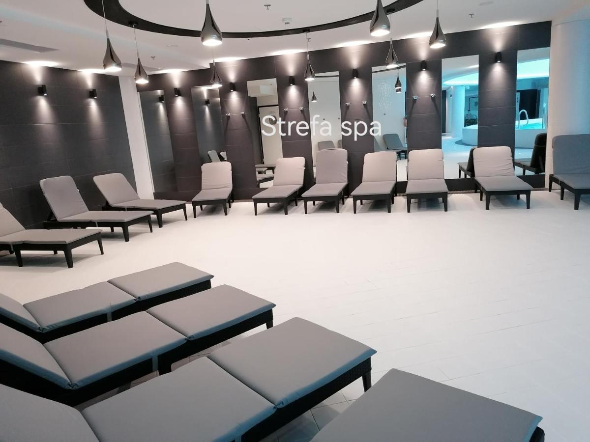 Hanza Tower Apartment-basen